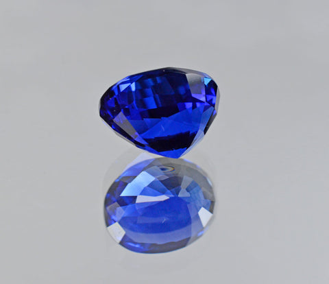 7.09 Carat Natural Sapphire Gemstone from Ceylon in Royal Blue Color