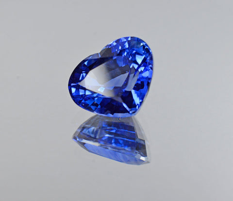 8.03 Carat Heart Shaped Sapphire Gemstone in Corn Flower Blue