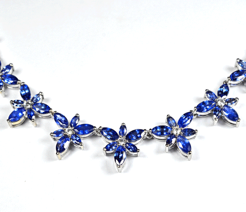 18K white gold Ceylon blue sapphire necklace