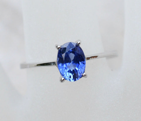 18K white gold natural blue sapphire engagement ring available at Elizabeth Jewellers in Sri Lanka
