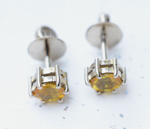 18K white gold mini yellow sapphire ear studs