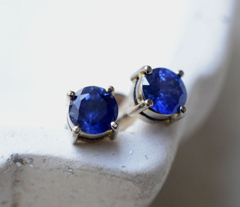 blue sapphire mini ear studs