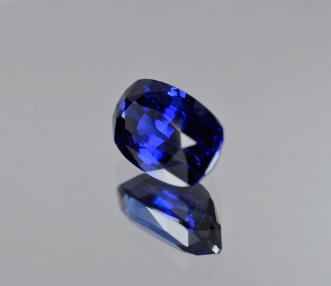 5 carat Ceylon blue sapphire 