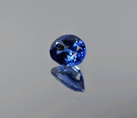 3 carat blue sapphire gemstone from Sri Lanka