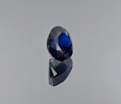 4 carat blue sapphire gemstone from Sri Lanka