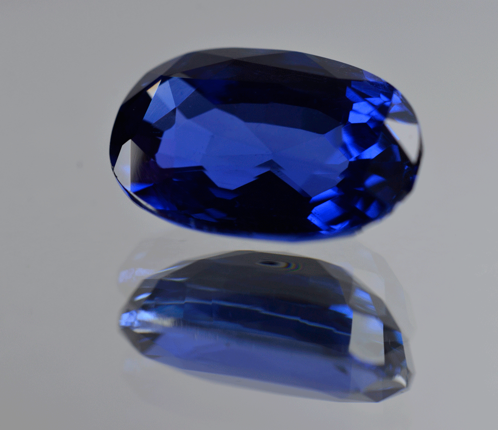 Dark blue 2025 sapphire stone