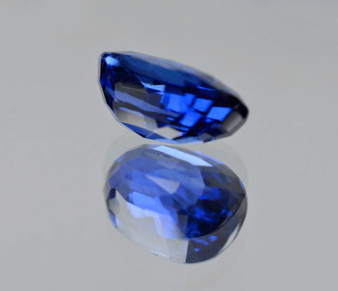 7 carat natural royal blue sapphire from Sri Lanka