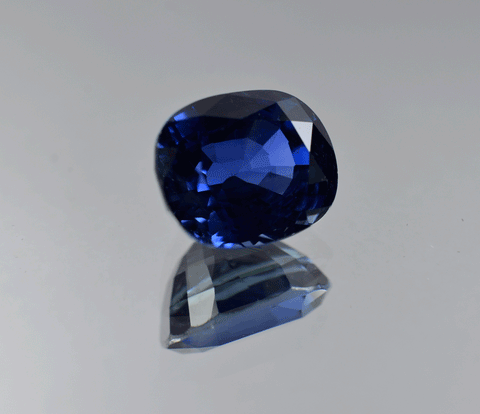 Natural 9 carat cornflower blue sapphire gemstone