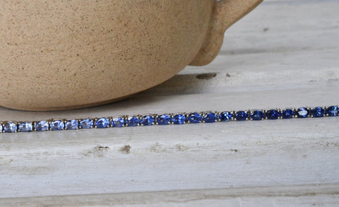 24 Shades of Ceylon Blue Sapphire Gemstone Bracelet in 18K White Gold