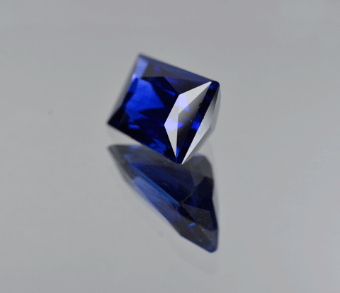 12.6mm Royal blue sapphire gemstone from Sri Lanka