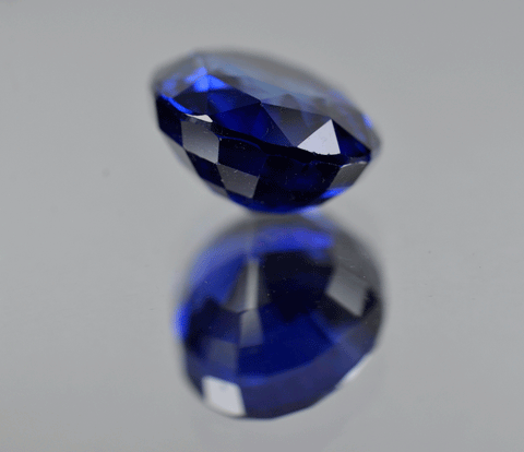 Royal blue sapphire gemstone from Ceylon Sri Lanka