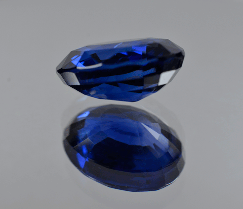 Royal blue sapphire gemstone from Ceylon Sri Lanka
