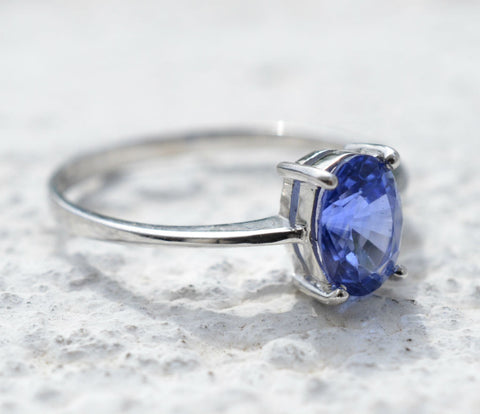18K white gold natural blue sapphire engagement ring available at Elizabeth Jewellers in Sri Lanka