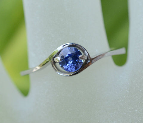 Round Ceylon Blue Sapphire in 18K White Gold Swirl perfect for an engagement ring