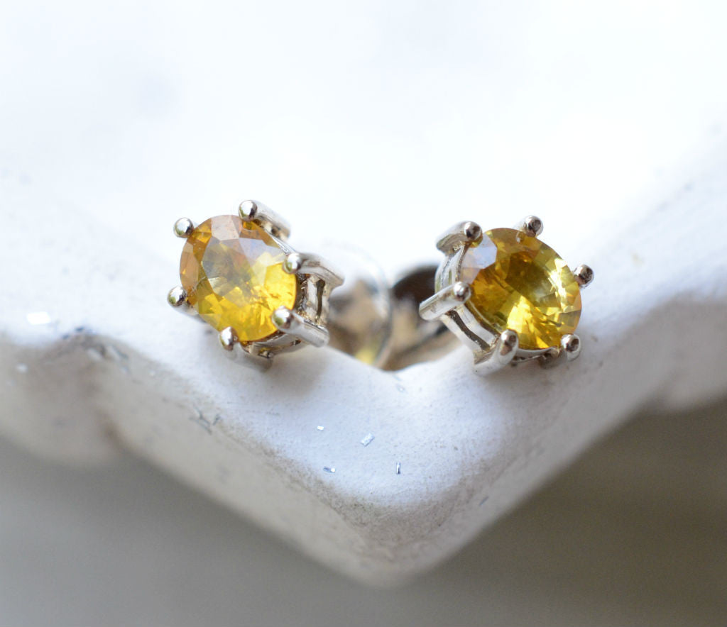 Oval Yellow Sapphire Ear Studs in 18K white gold