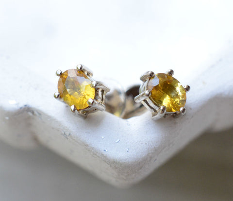 Oval Natural Ceylon Yellow Sapphire 18K White Gold Mini Earstuds