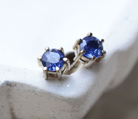 18K White Gold Round Ceylon Blue Sapphire Mini Earstuds (~3.5mm)