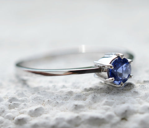 Round Ceylon Blue Sapphire Ring in 18K White Gold