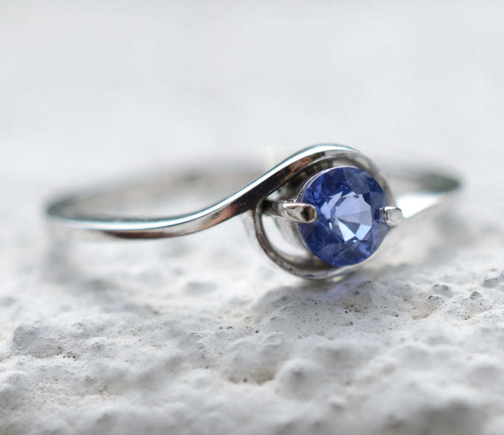 Round Ceylon Blue Sapphire 18K White Gold Swirl Ring