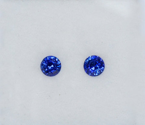 Dark blue sapphires in round shape